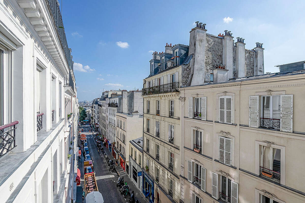 Appartement à PARIS-18E