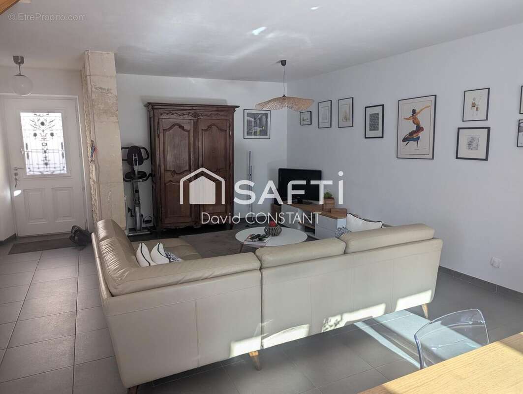 Photo 2 - Maison à SURGERES