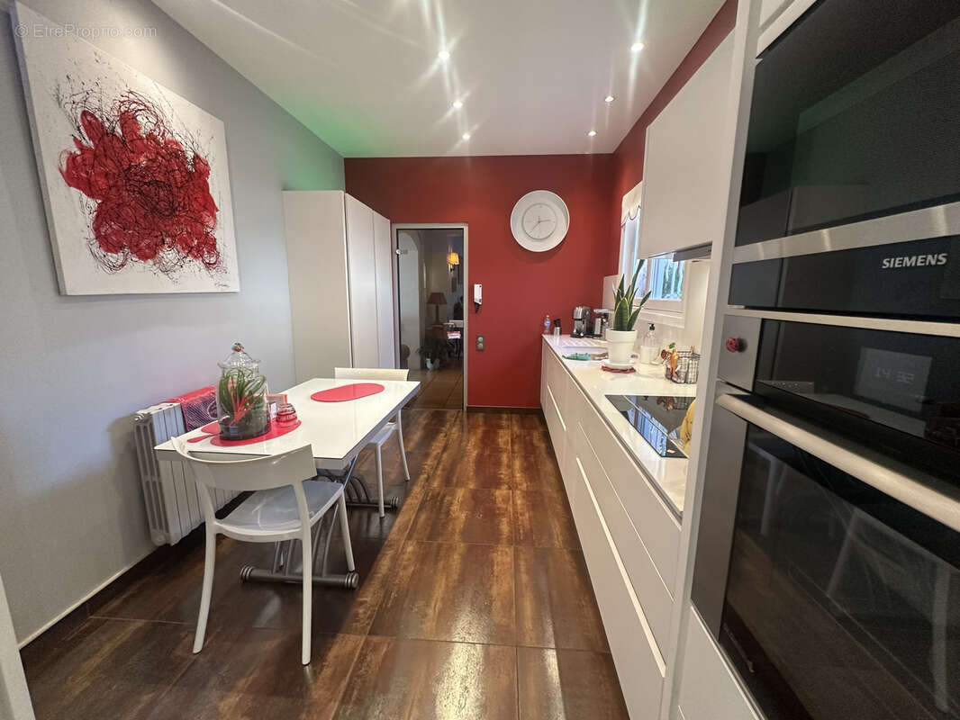 Autre à AIX-EN-PROVENCE