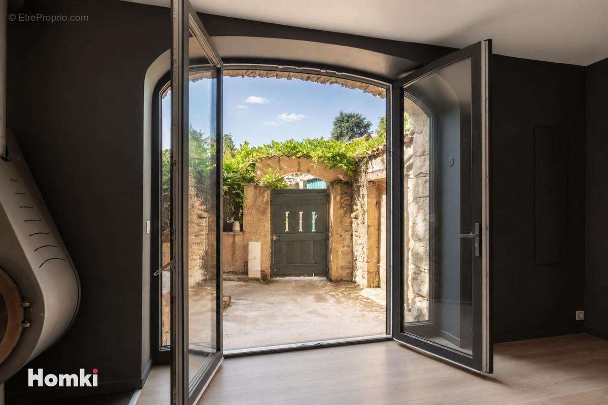 Appartement T3 de 77 m2 à Collonges-au-Mont-d'Or - photo 2