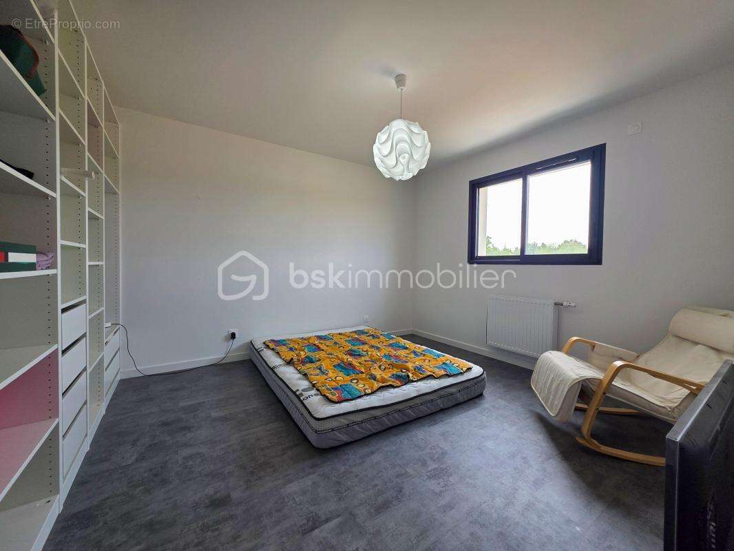 Maison contemporaine de 2023 avec 1 861 m² de terrain - photo 13