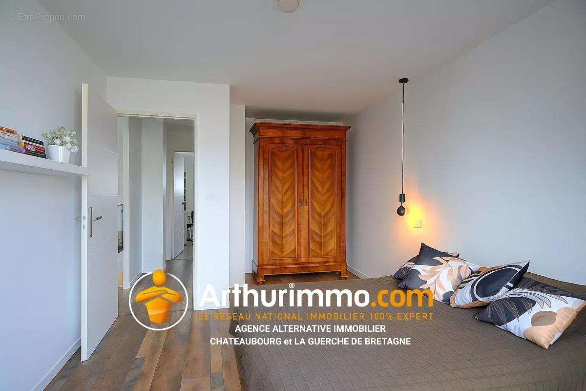 Maison à SAINT-ERBLON