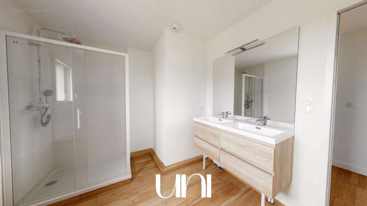 Maison à LONGUES-SUR-MER