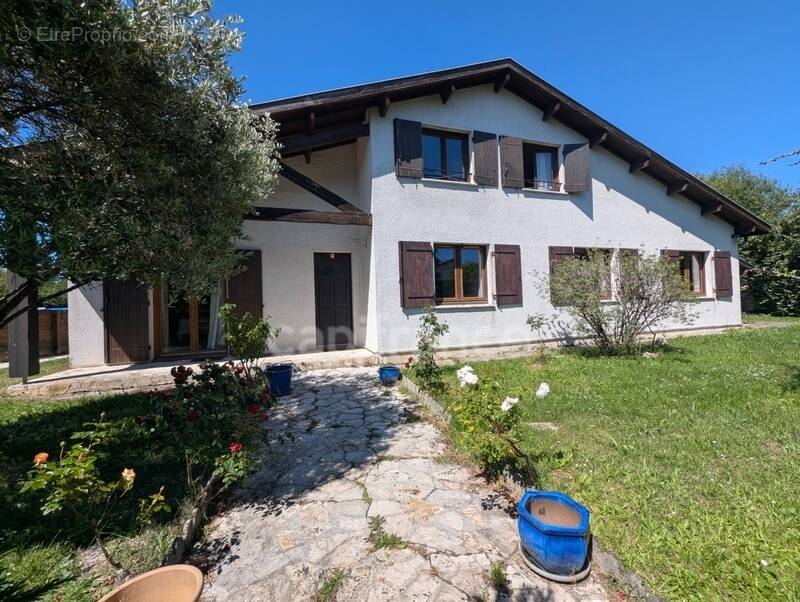 Maison à LEOGNAN