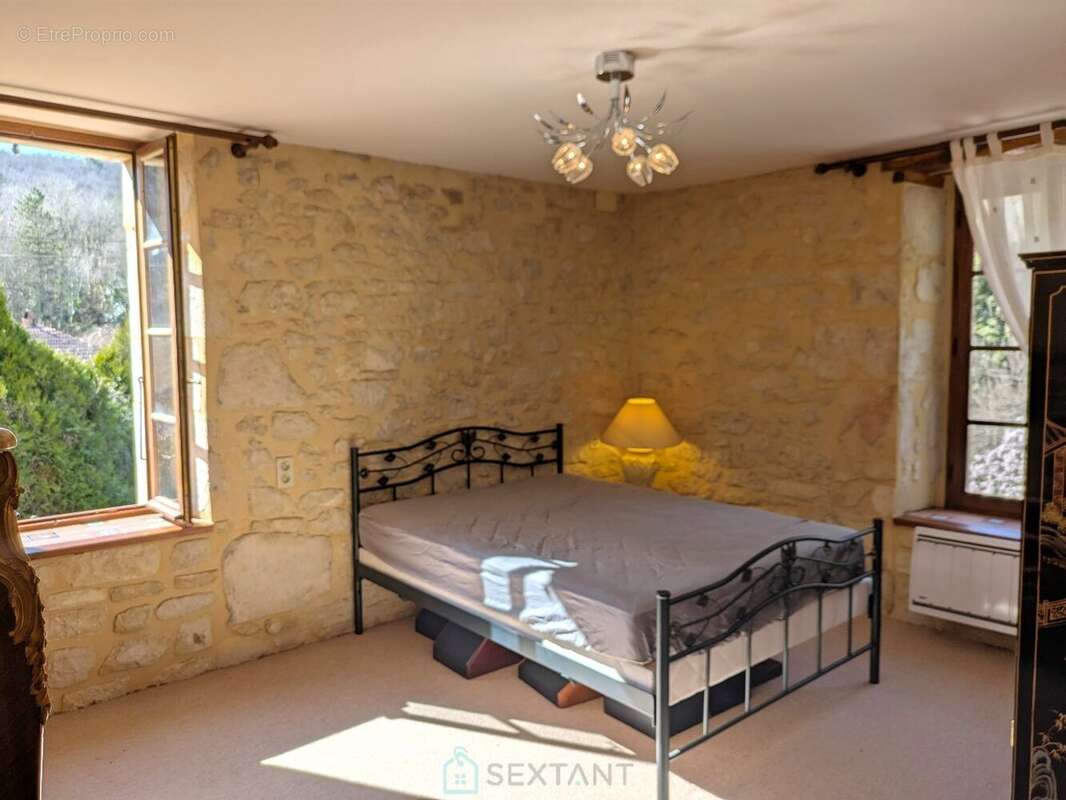 Ancien moulin en pierre de 160 m² avec piscine. - photo 8