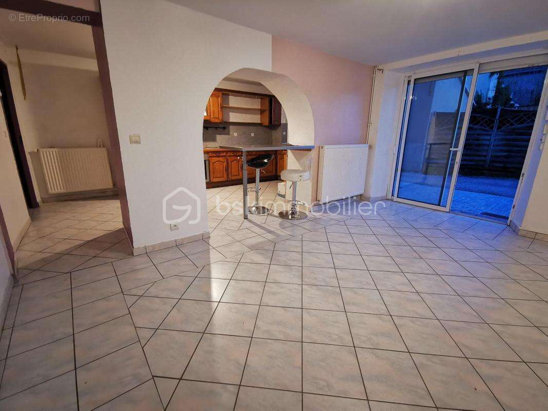 Maison à PIERRE-CHATEL