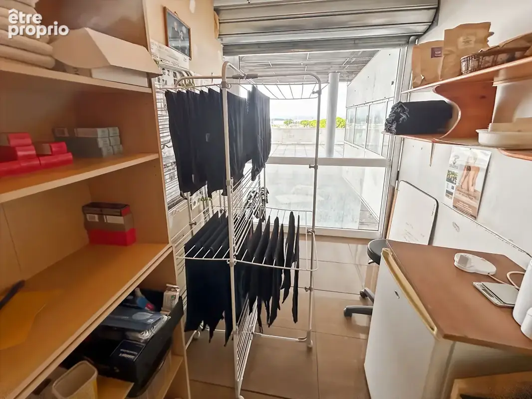 Local commercial 69m² à vitrolles - photo 7