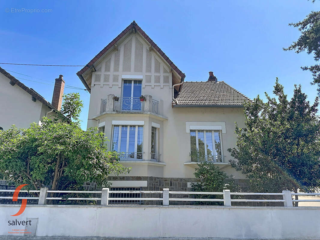 A vendre Maison, St Jean, piscine, 4 chambres - photo 2