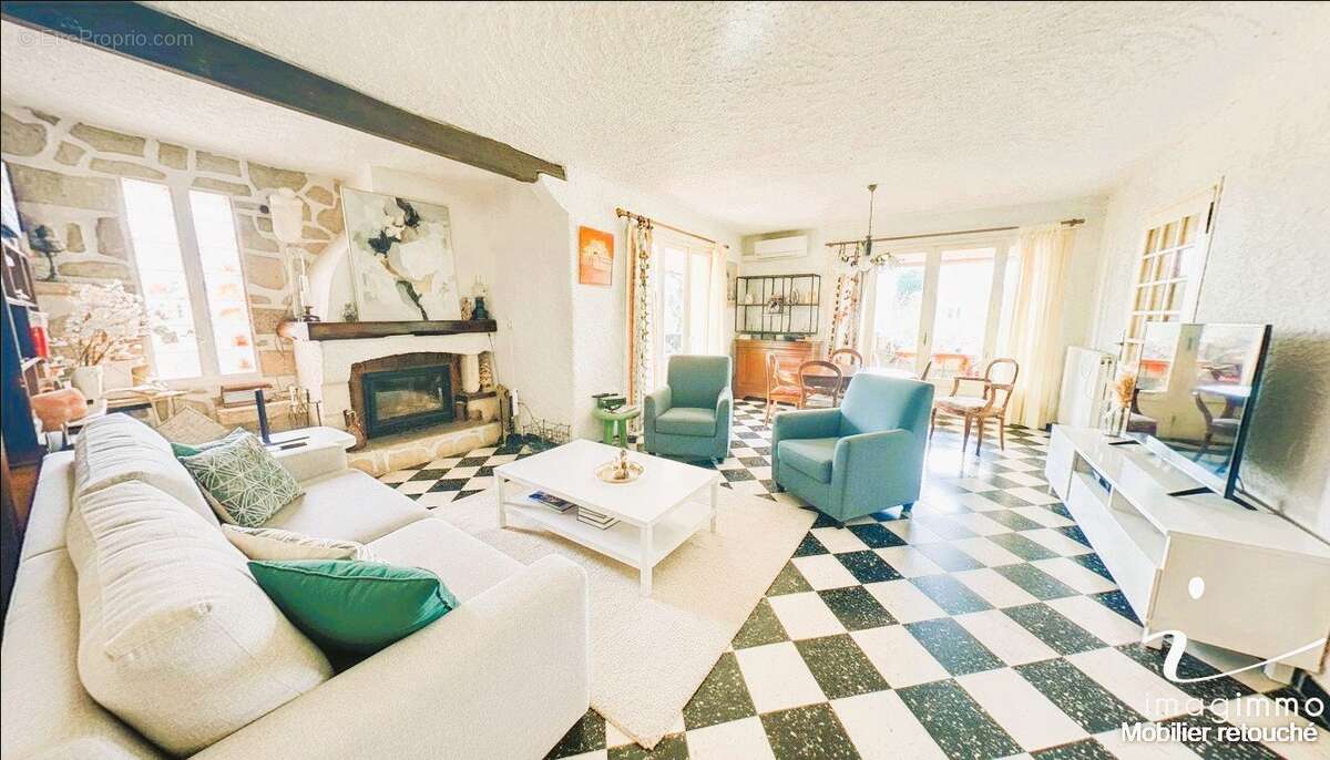 Maison à SAUSSAN