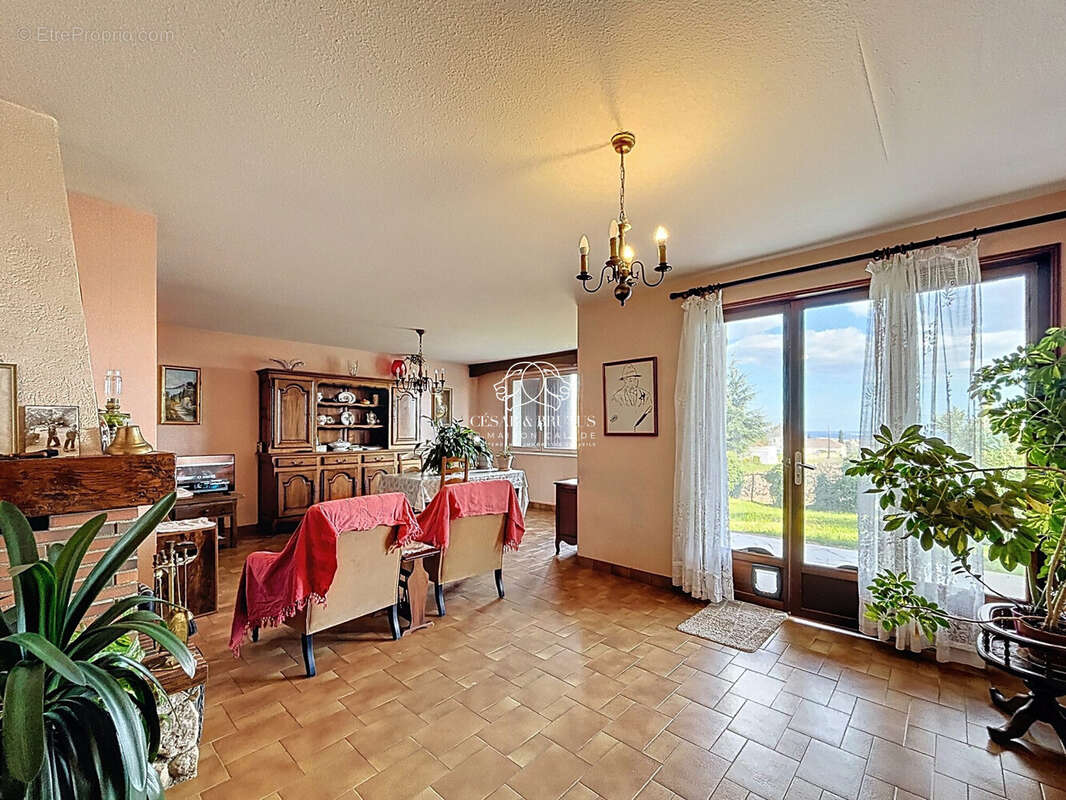 Maison 114 m² à Villie-Morgon  - photo 9