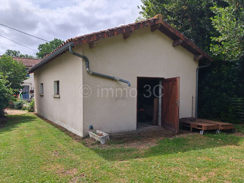 Maison à CHEF-BOUTONNE