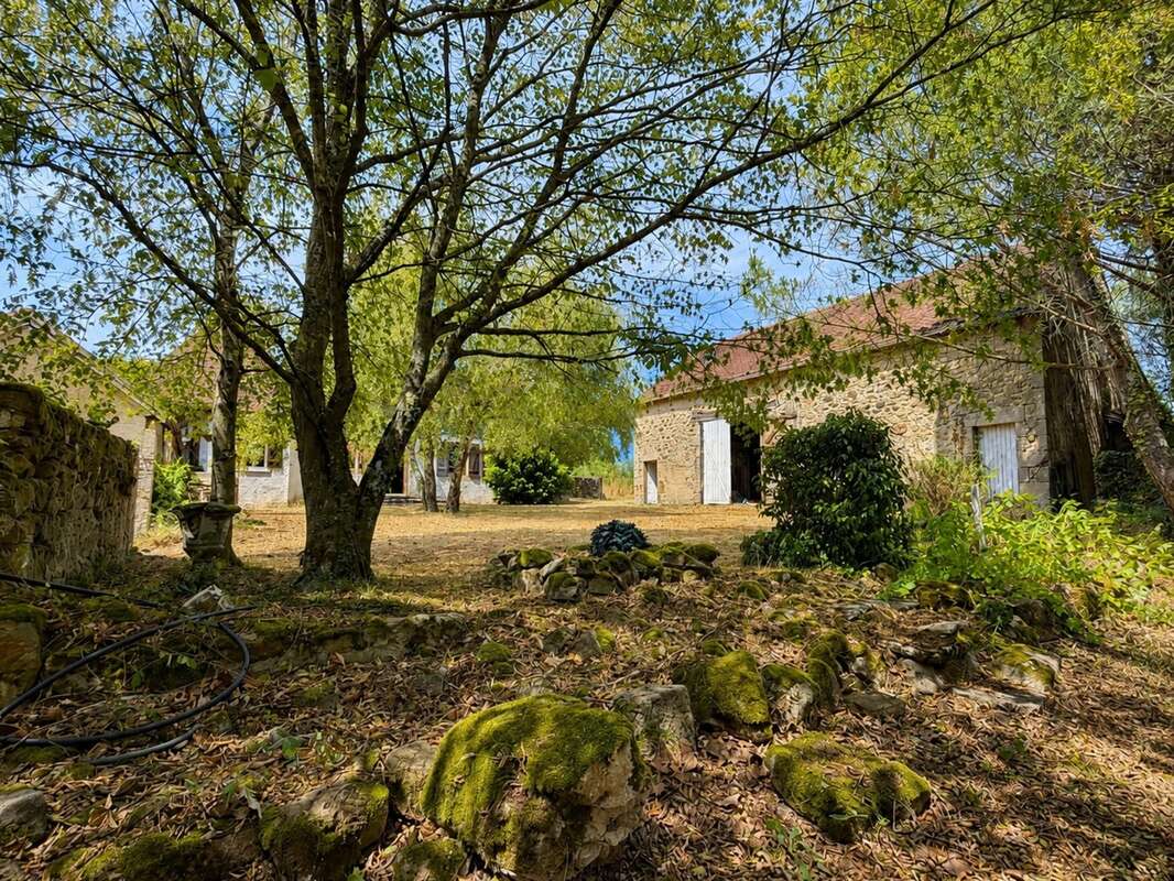 Propriété de charme, dépendances et 2 hectares de nature aux portes de la forêt de Tronçais - photo 14