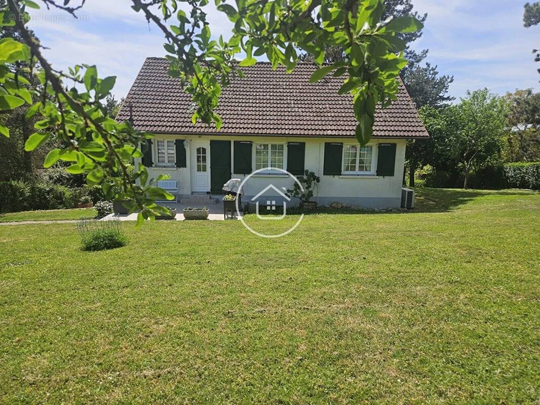 Maison à LA CHAPELLE-VENDOMOISE