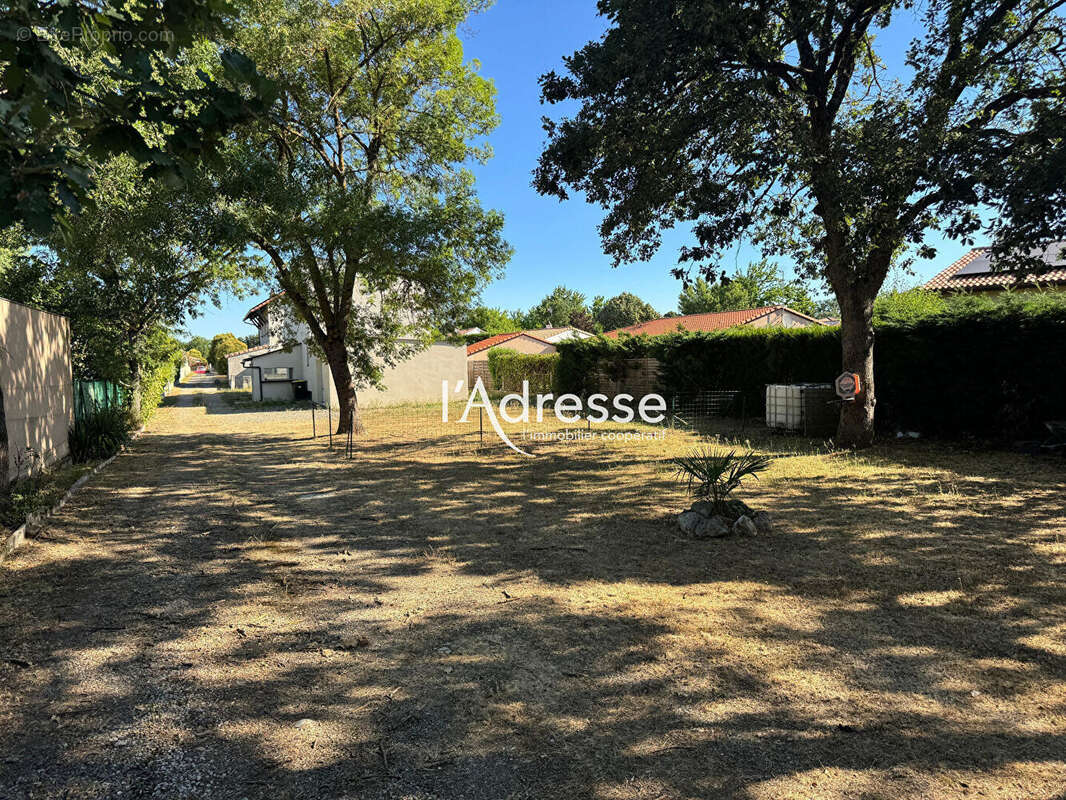 l'Adresse Immobilier - La Salvetat Saint Gilles - Maison T4  de 127 m2 sur un terrain piscinable de 1566m² avec garage - photo 16