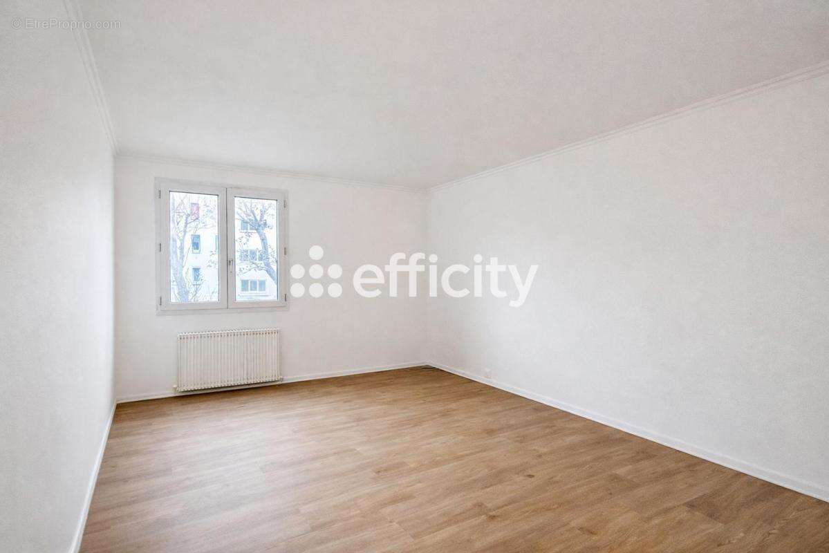 Appartement à LE BLANC-MESNIL