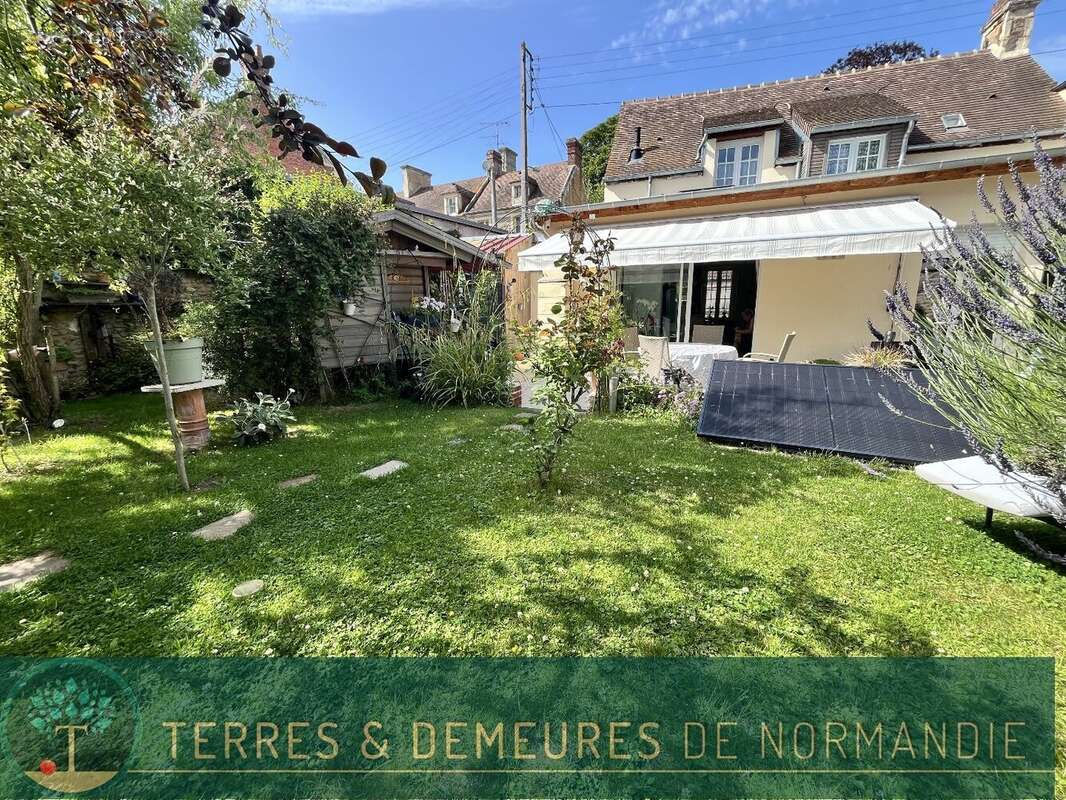 Maison à SAINT-PIERRE-SUR-DIVES