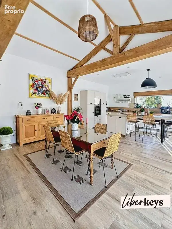 Belle opportunité, Longère totalement rénovée – 185 m² + dépendances – En campagne dans un cadre privilégié - photo 2