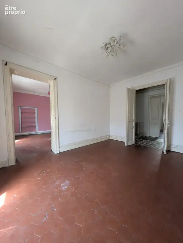Appartement bourgeois 5 pièces àrénover de 139 m2 centre ville de Sète - photo 3