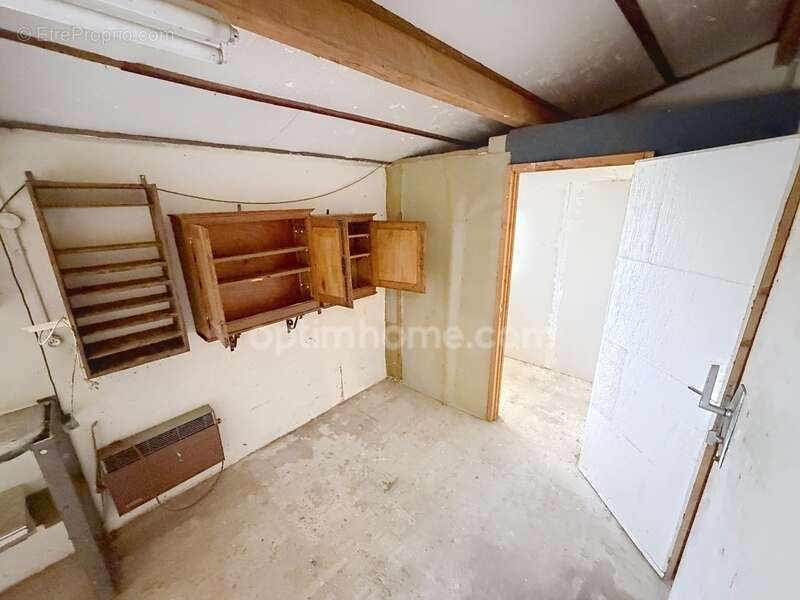 GALGON – Maison de plain-pied avec 3 garages - photo 8
