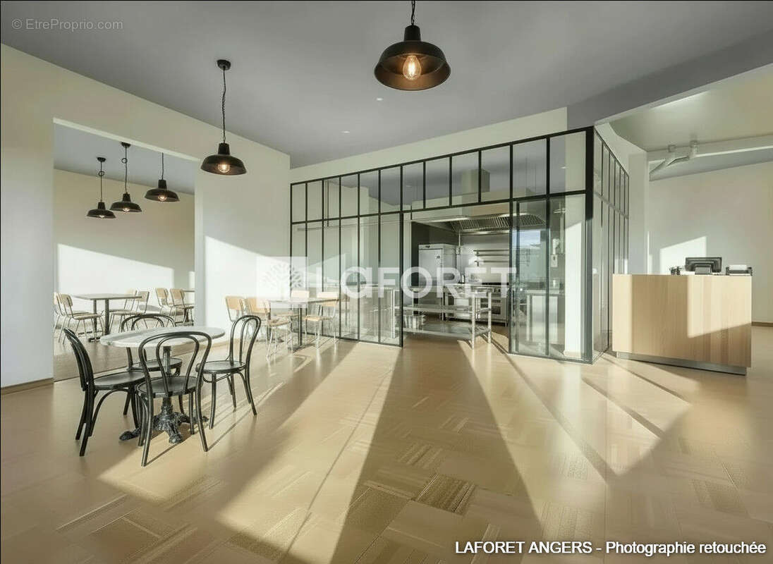 Local commercial pour restaurant 123 m² - AVRILLE - photo 3