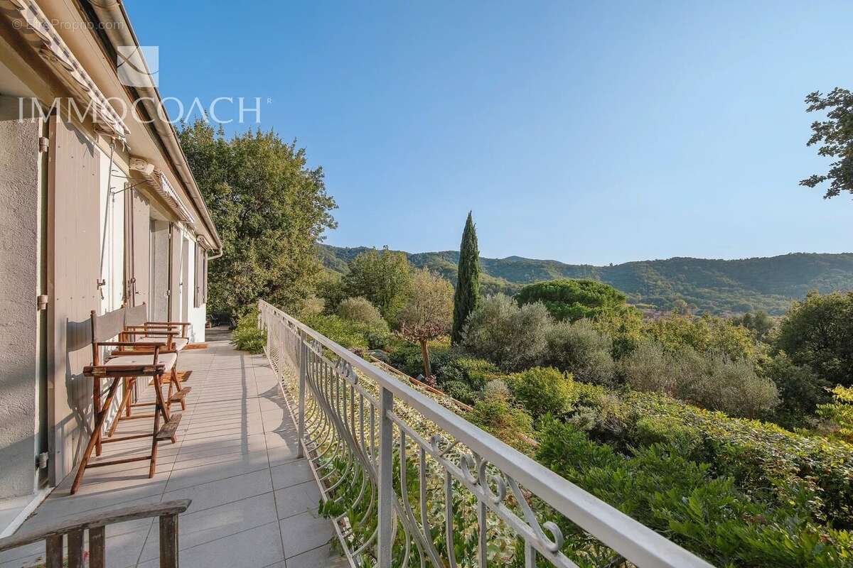 Maison à COLLOBRIERES