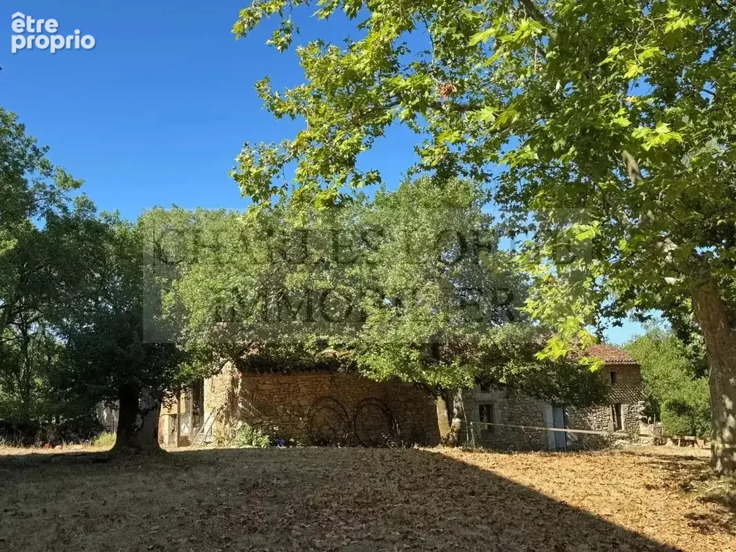 Ensemble immobilier en pierre avec 15 ha de terrain. - photo 15