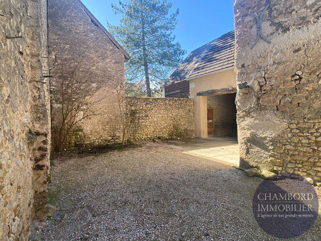 Maison en centre-ville Selles Sur Cher 107 m2 - photo 2