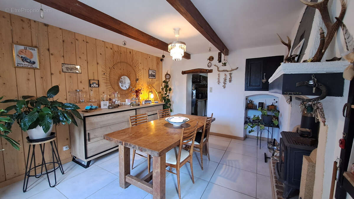 Maison à TRAVAILLAN