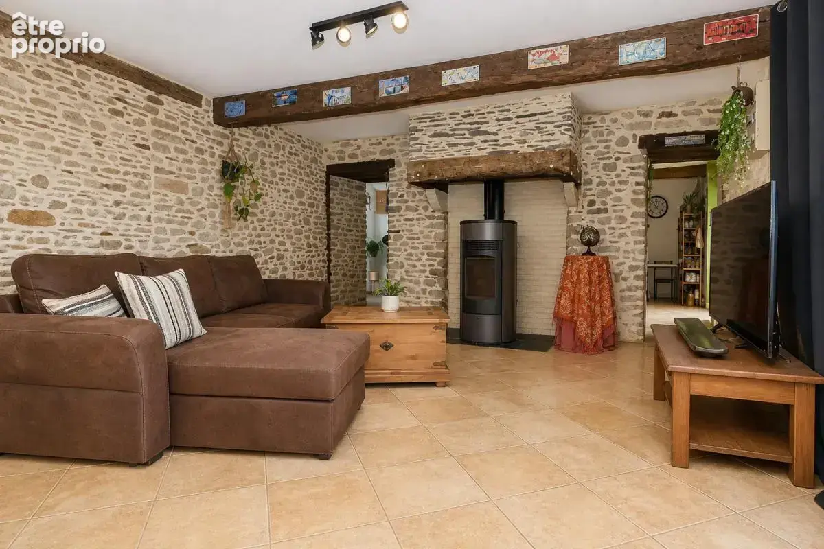 Maison de 194 m2 - 5 pièces - Martigné-Ferchaud - photo 6