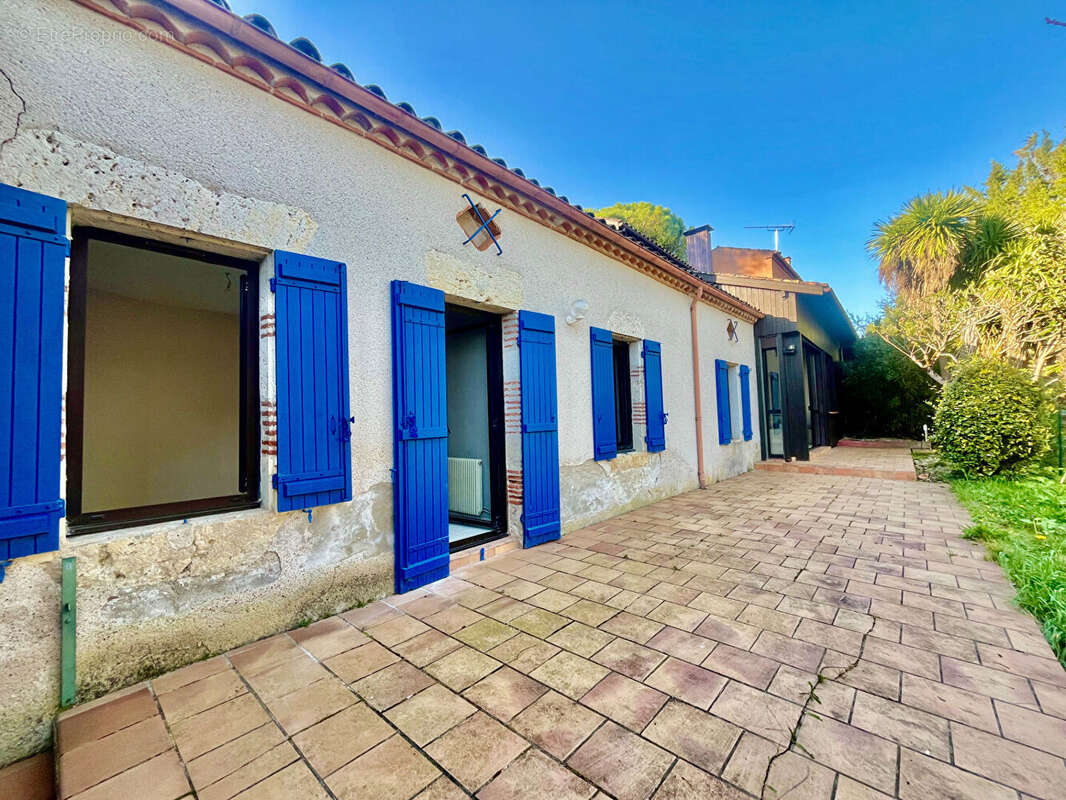 Secteur AGEN, située sur les hauteurs, venez découvrir cette jolie maison d'architecte avec vie de plain-pied offrant une surfac - photo 2