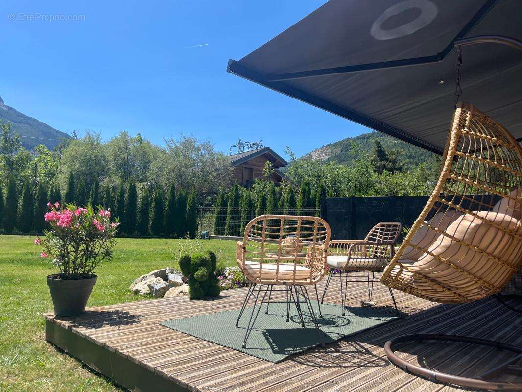 2 Maisons T8 à vendre Uvernet Fours 04 (04400)  235.47 m²  Terrasses, Jardins  - photo 6