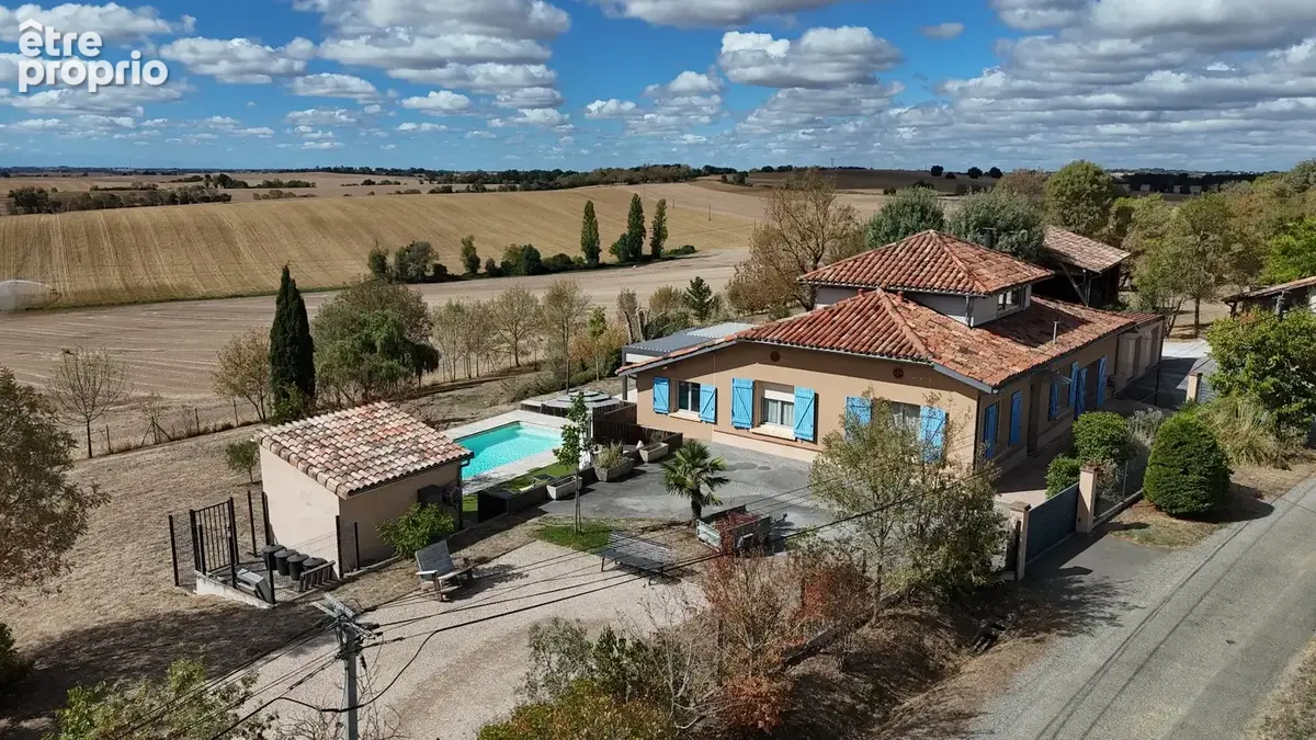 Photo Maison à L'isle-Jourdain au prix de 738 000€