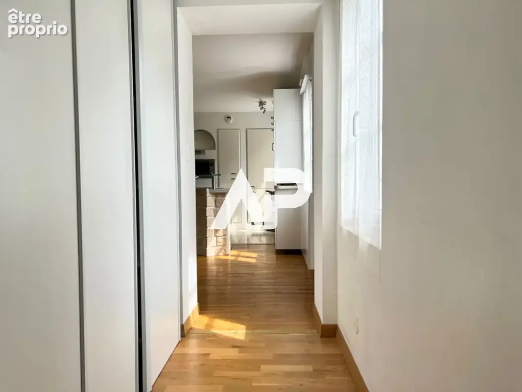 Appartement de charme au dernier étage. Calme, lumière et vue dégagée - photo 5
