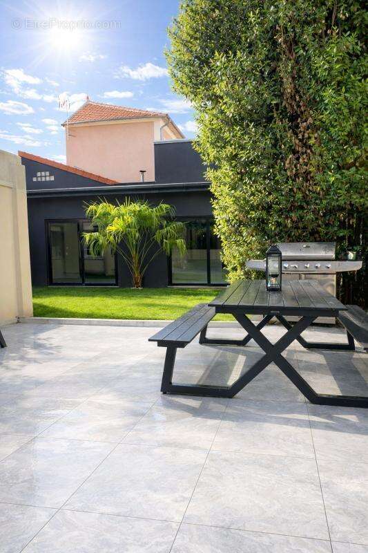 Maison à SAINT-MAUR-DES-FOSSES