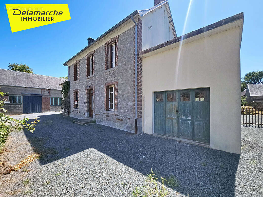 A vendre maison avec dépendance Bricqueville Sur Mer 6 pièces - photo 2