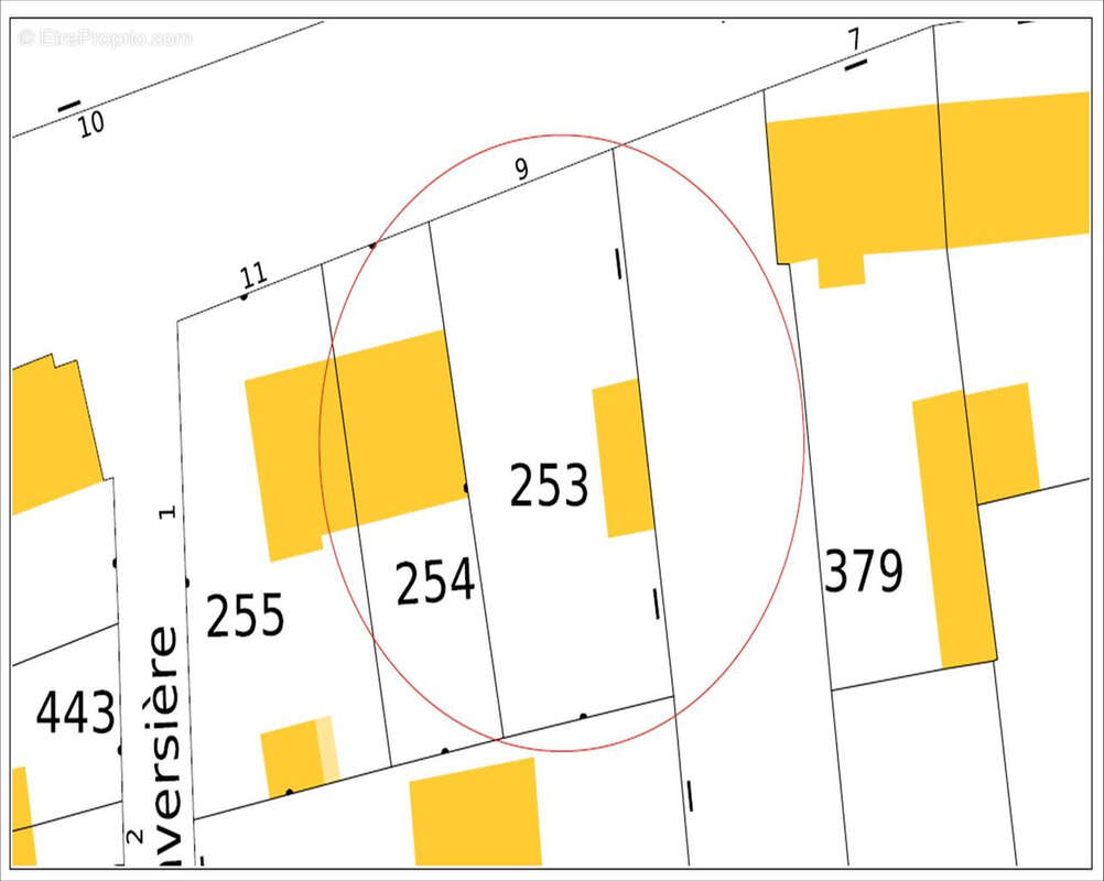 Terrain à LA CHAPELLE-SAINT-URSIN