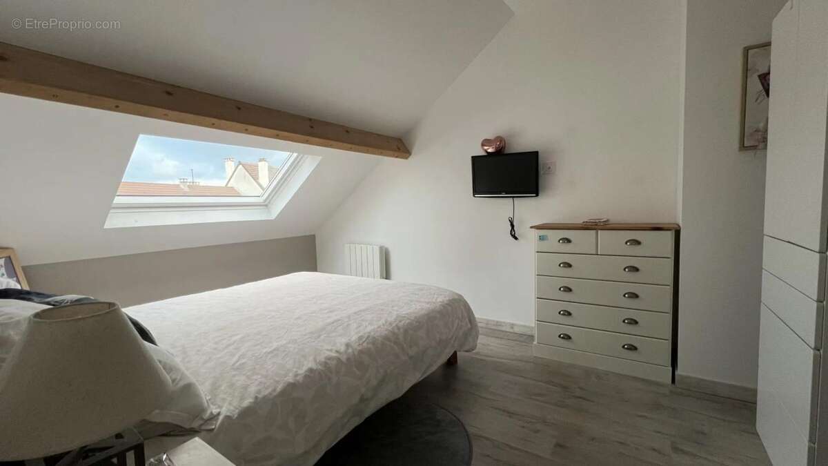 Maison à LES CLAYES-SOUS-BOIS