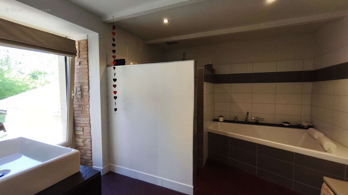 Maison à BAGAT-EN-QUERCY