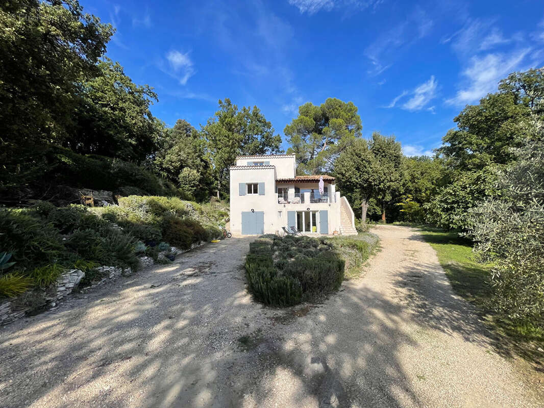 Maison à EGUILLES