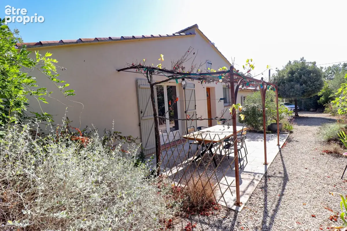 Villa plain pied 105m2 avec piscine et dependances - photo 7