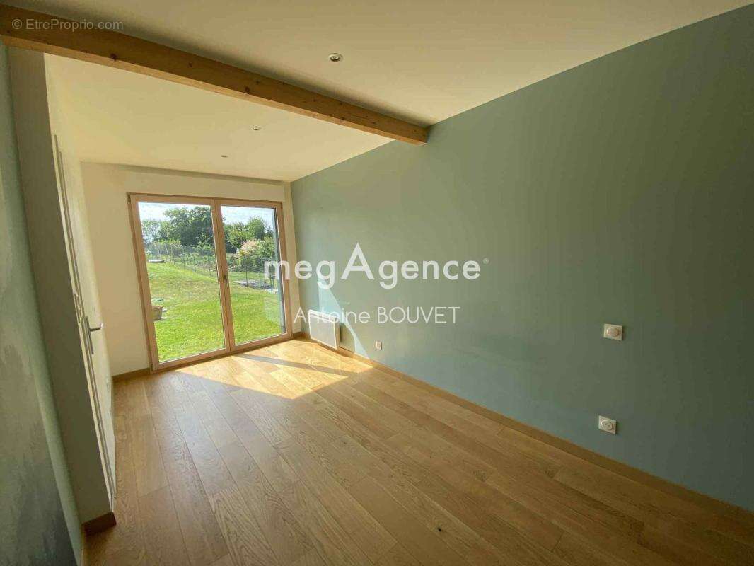 Pavillon 7 pieces - 6 chambres - garage - jardin - photo 4