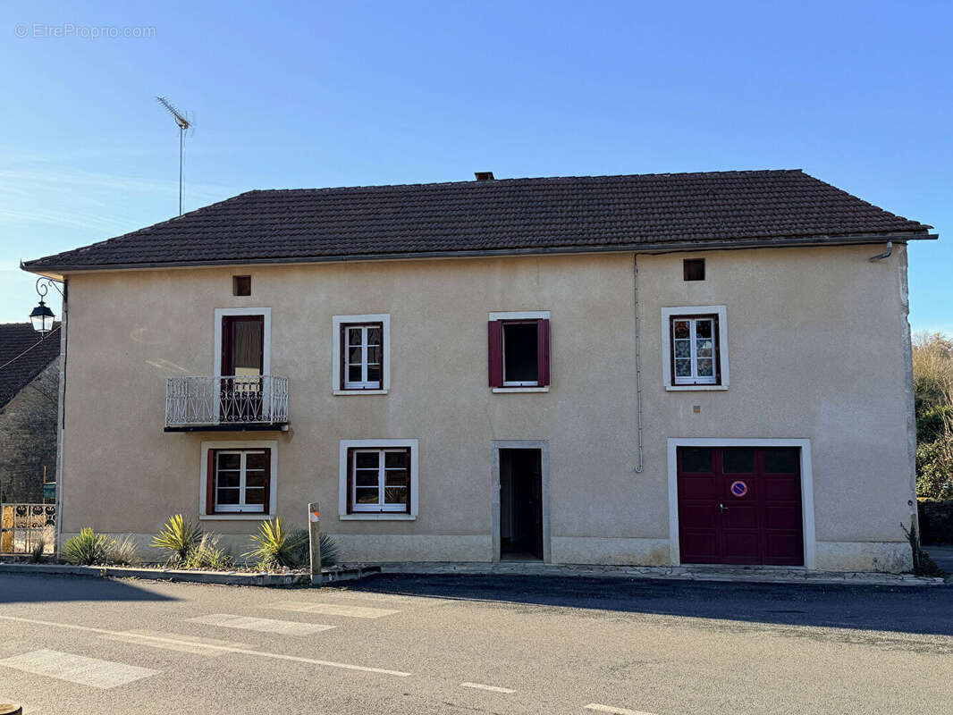 Maison à THEGRA