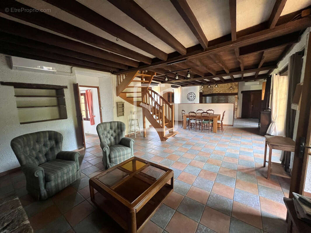 Maison à SALIGNAC-EYVIGUES