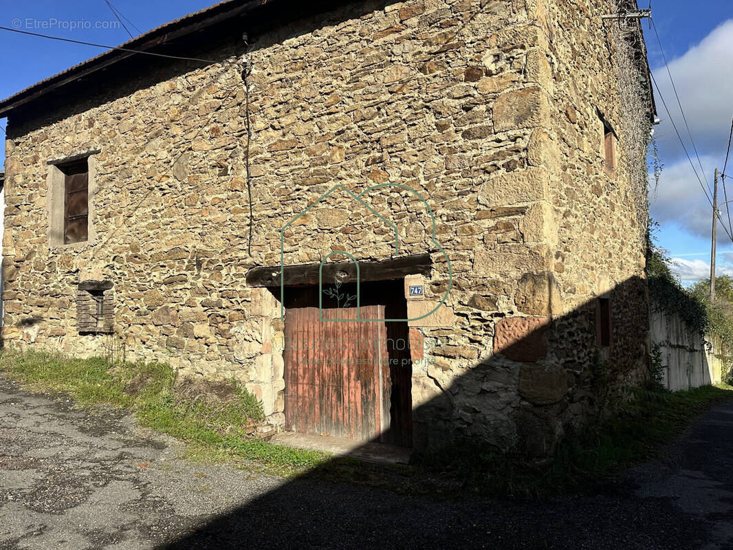 Maison à DECAZEVILLE