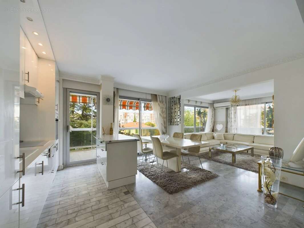 À vendre : appartement 3 pièces avec grande terrasse et piscine - photo 3
