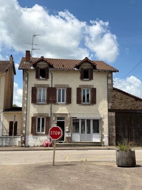 Appartement à SAINT-VICTURNIEN