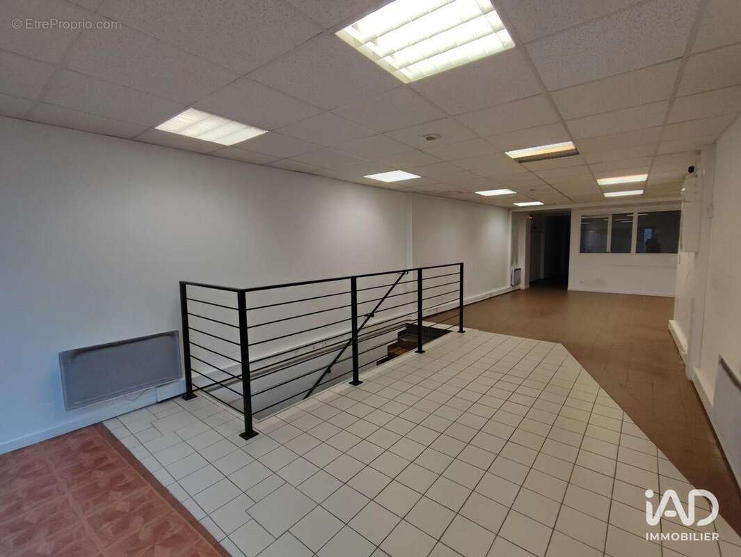 Photo 4 - Commerce à TRIEL-SUR-SEINE