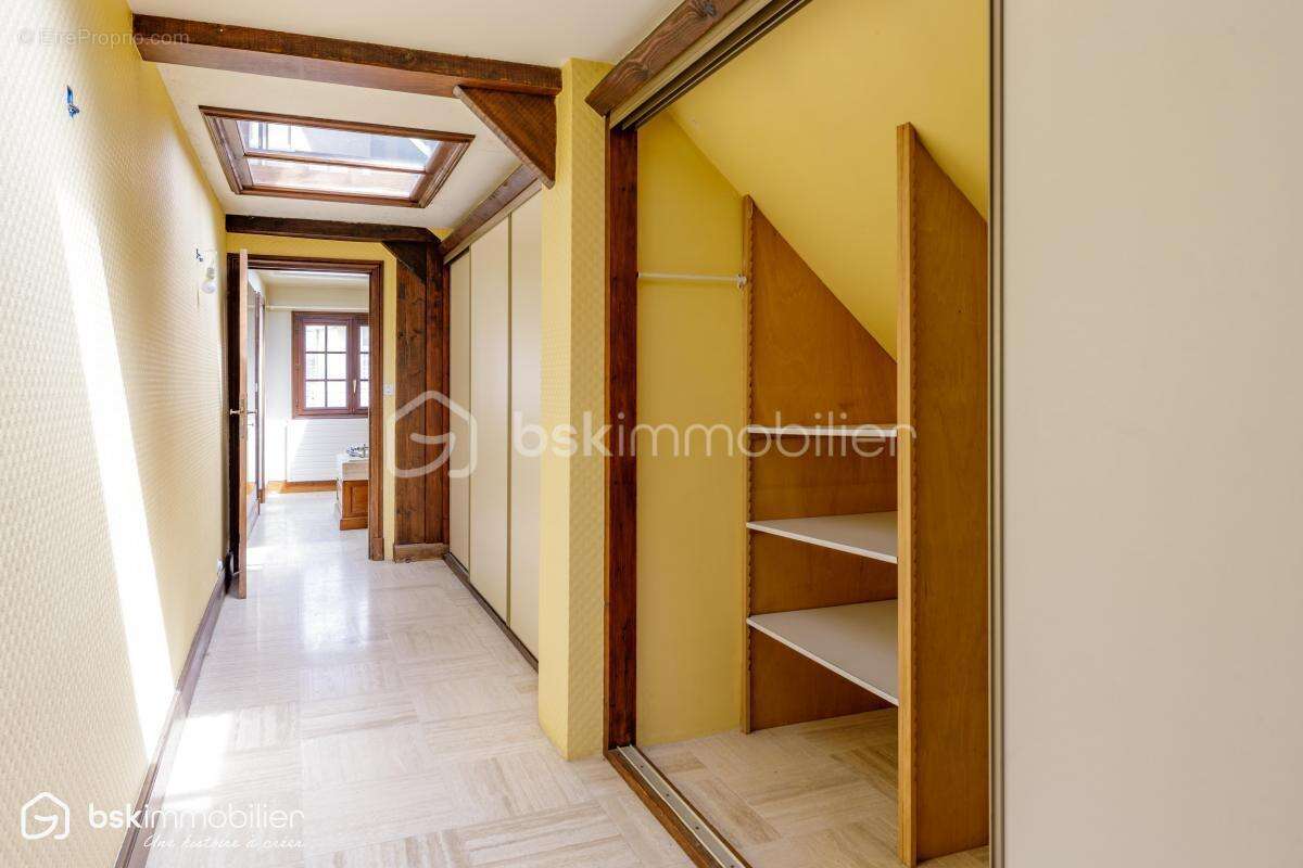 Maison de caractère 326 m² – Hyper-centre Châteauroux – Gros potentiel - photo 12