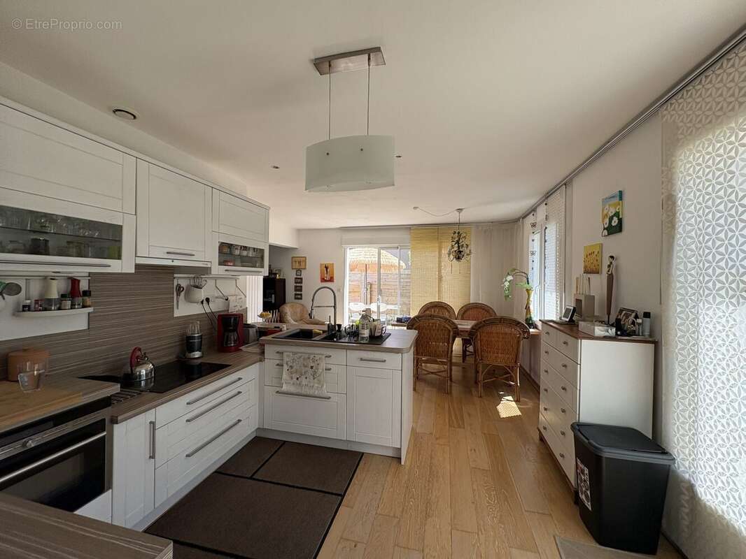 Maison 121 m² à Brehal  - photo 2