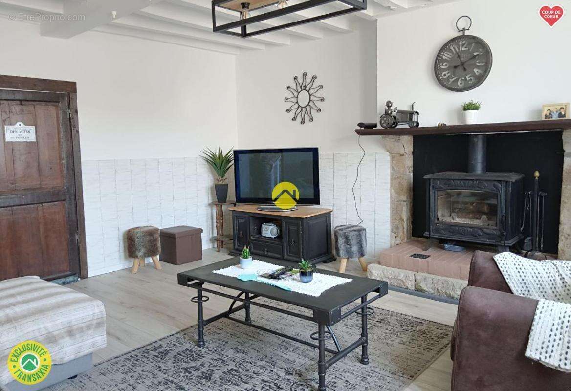 Maison à LE BOURG-D'HEM